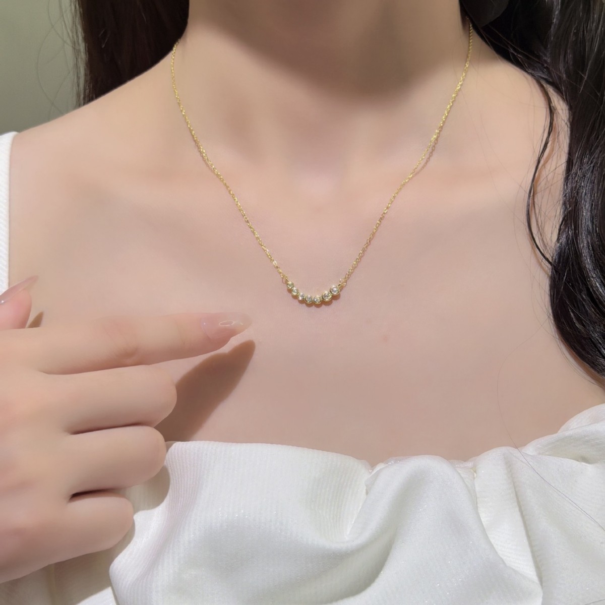 MOVESKI ベゼルセット ラウンド モアサナイト スマイ - Bezels Set Pendant のレビューと価格