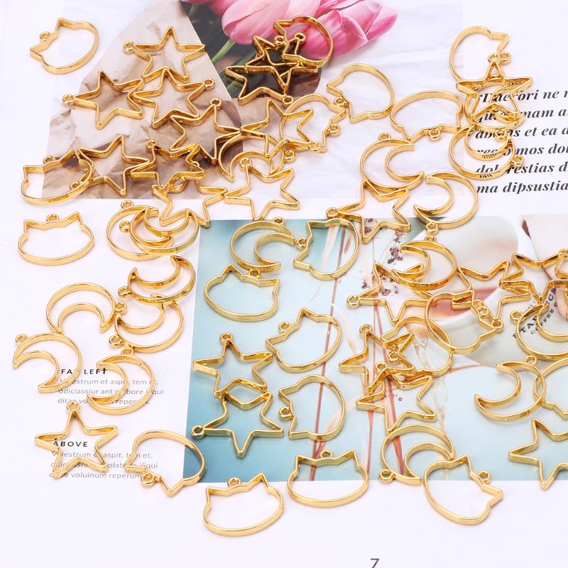 幾何学的な形のミニペンダント,90個,UV樹脂,ベゼルチャー - Bezels Set Pendant のレビューと価格
