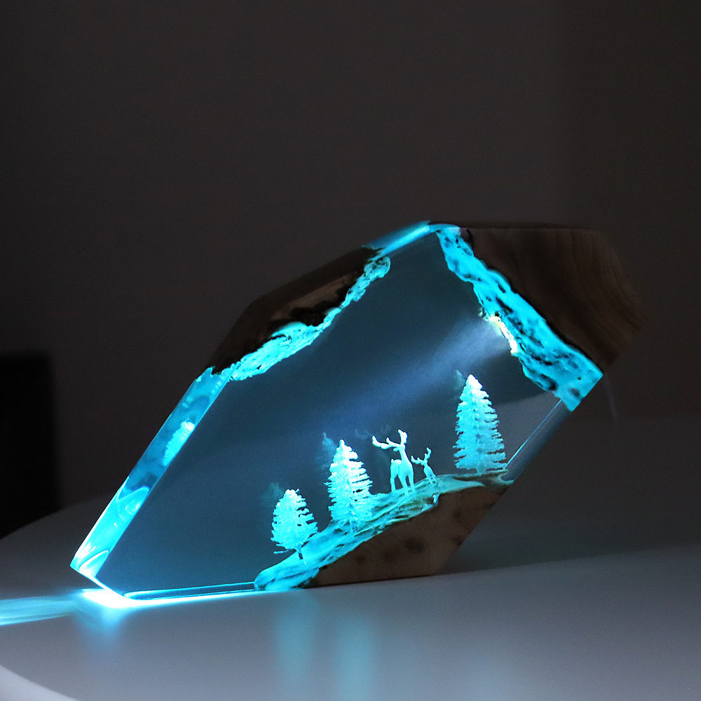 森の妖精鹿デスクトップアート、パーソナライズされた発光オーナ - Crafting Resin のレビューと価格